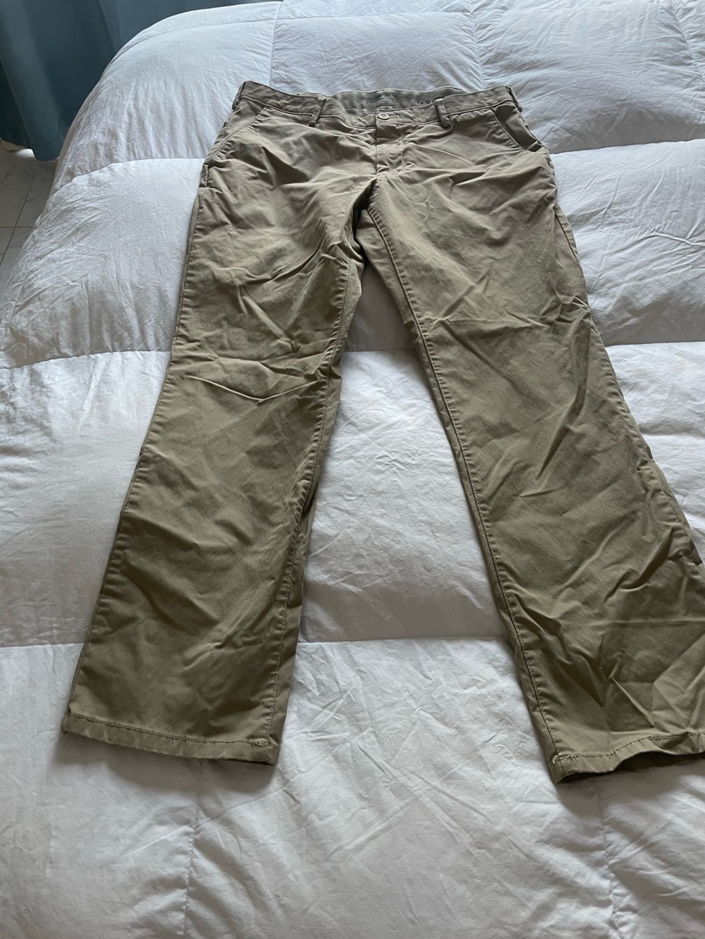 IZOD Advantage Pants Men's 32 X 30 Khaki Beige Cotton Stretch Straight Fit